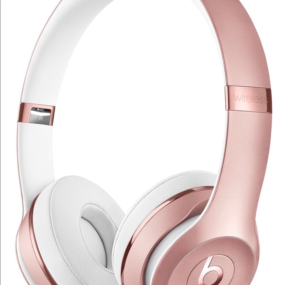 ROSE GOLD WIRELESS BEATS
